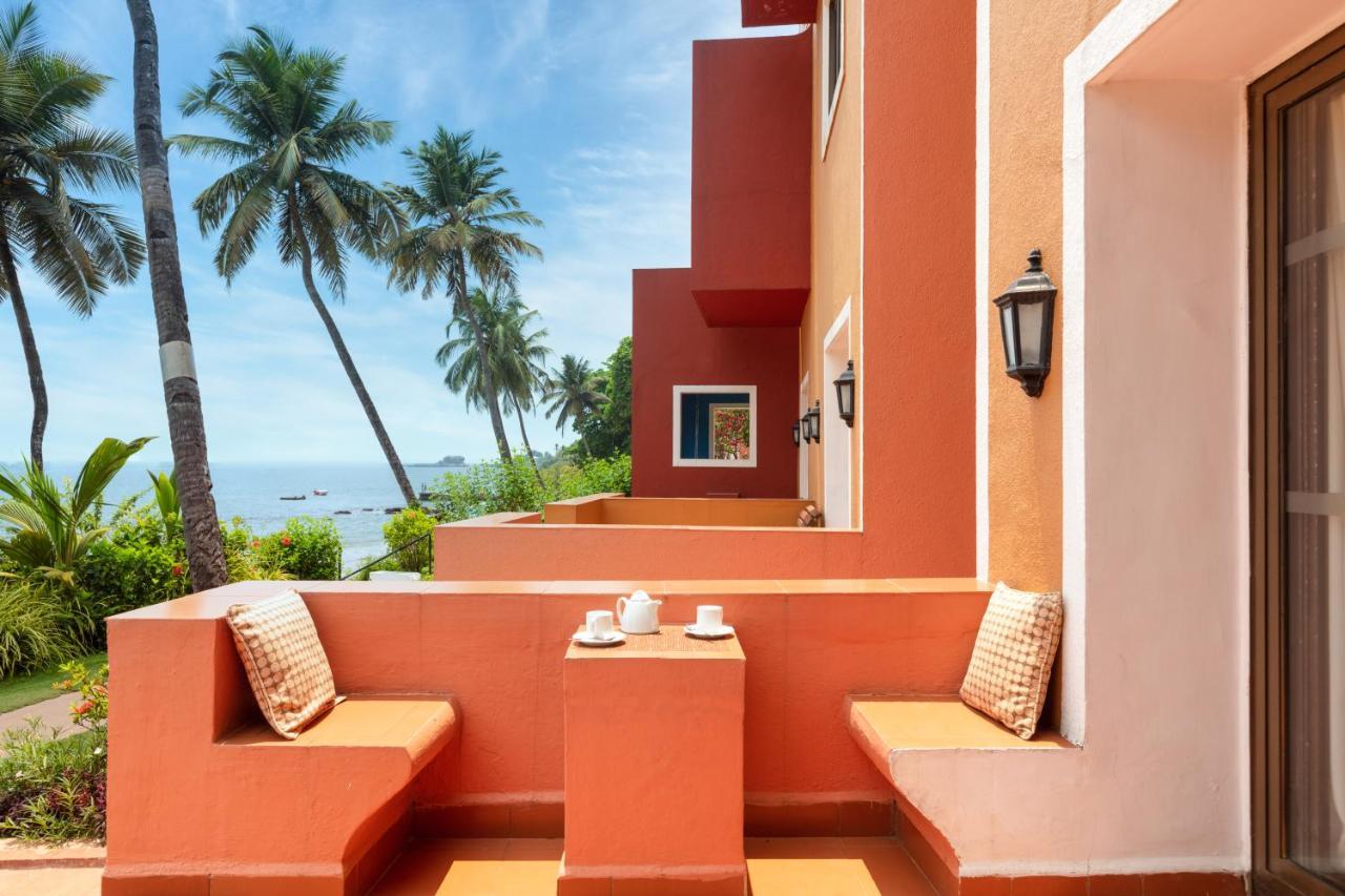 Taj Cidade De Goa Heritage, Goa Santa Cruz Esterno foto A view of the beach from the hotel
