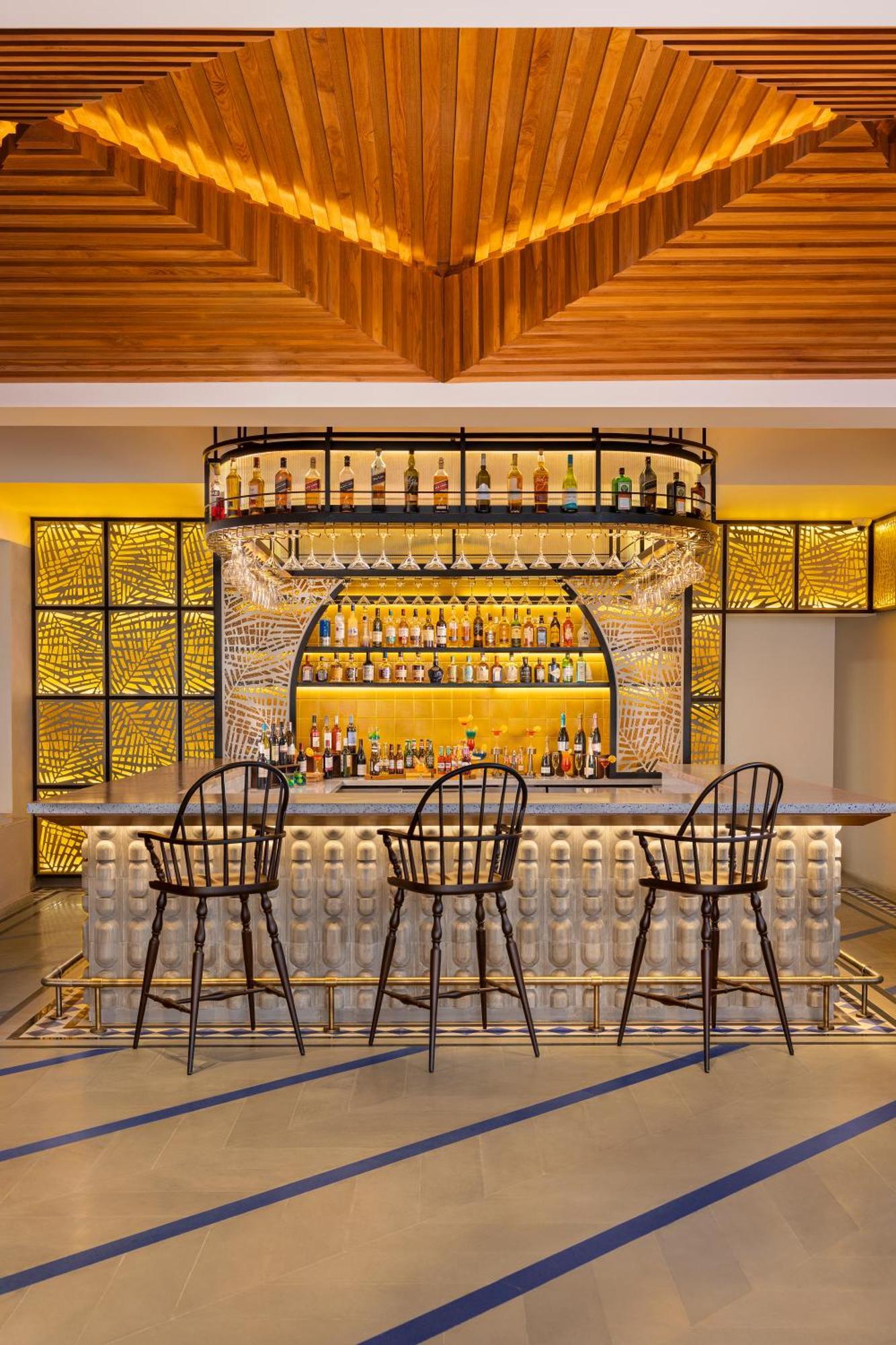 Taj Cidade De Goa Heritage, Goa Santa Cruz Esterno foto The bar at the hotel