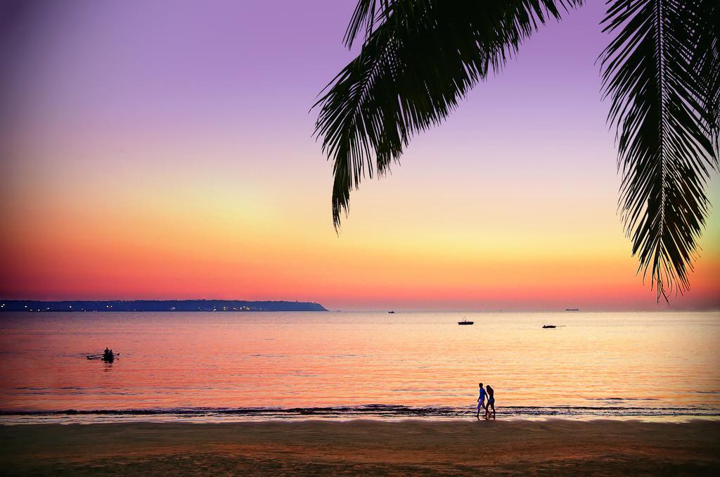 Taj Cidade De Goa Heritage, Goa Santa Cruz Esterno foto Sunset at Patong Beach