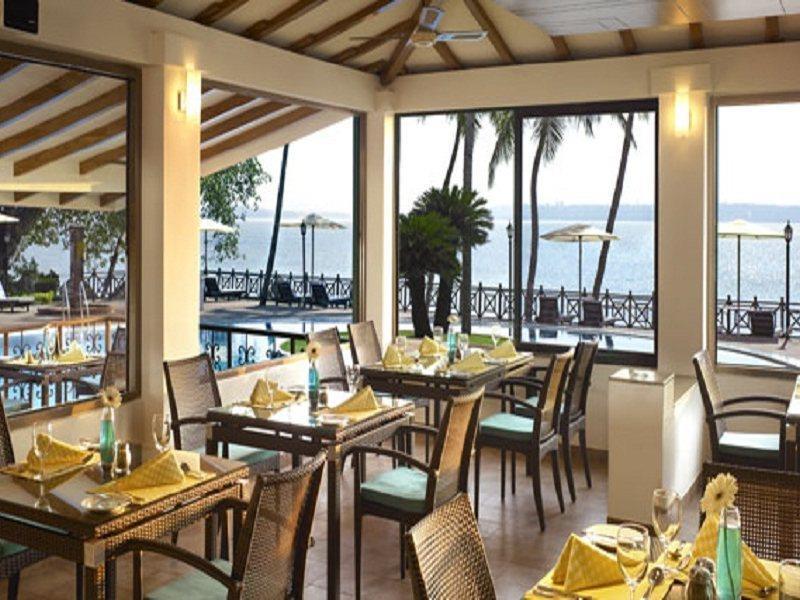 Taj Cidade De Goa Heritage, Goa Santa Cruz Esterno foto The Bayview Bar and Grill